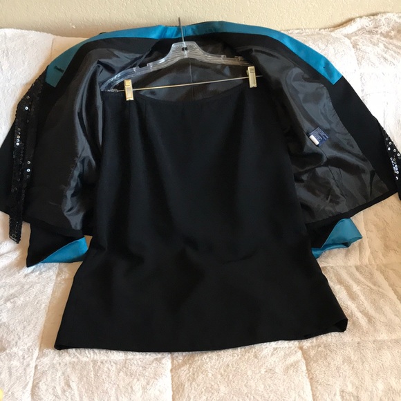 Two piece suit. Skirt, blazer and attached scarf. - Picture 2 of 4